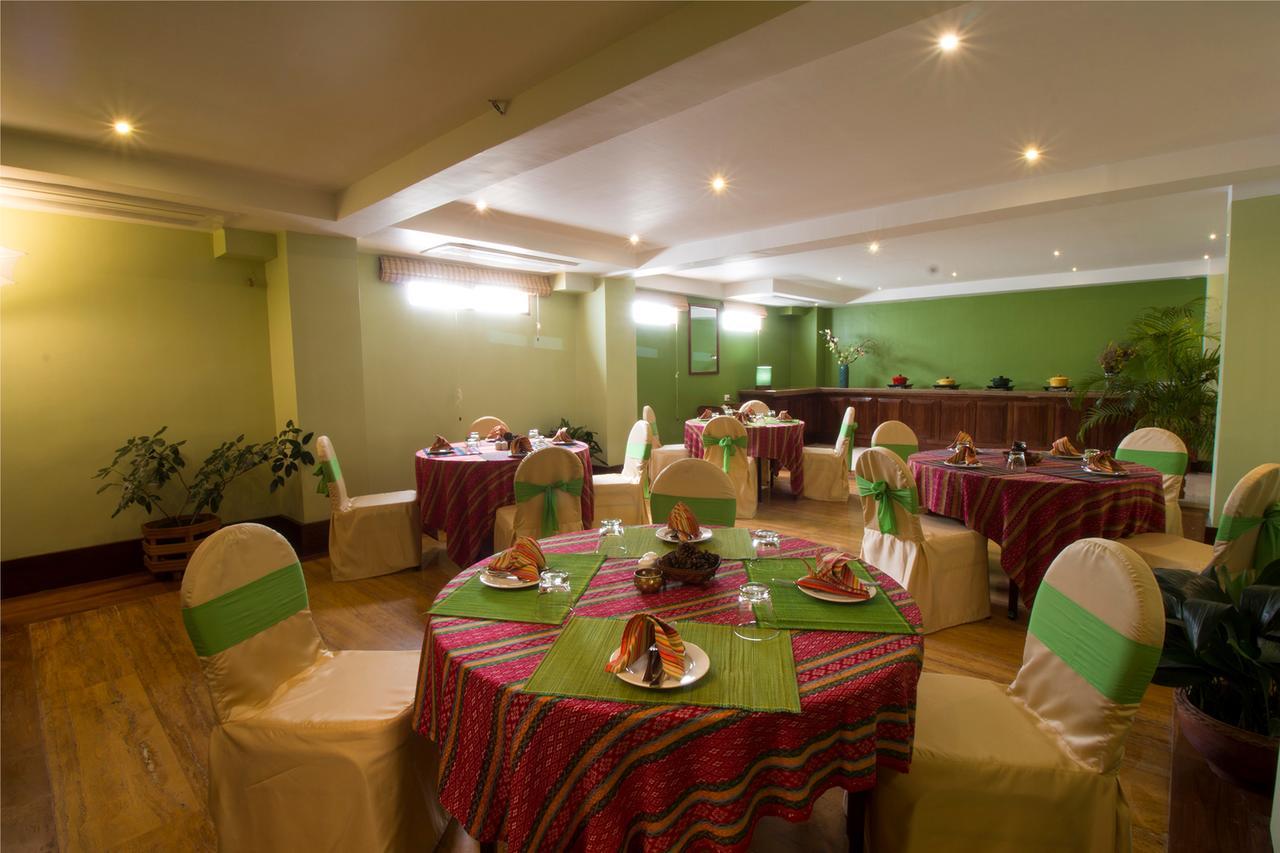The Guwahati Address By Centre Point Екстер'єр фото